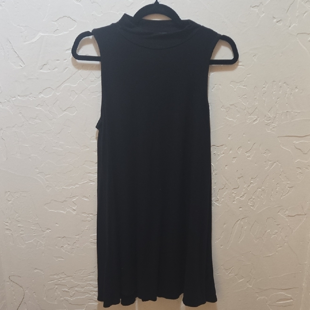 Soprano Elegant Black Sleeveless Mini Dress